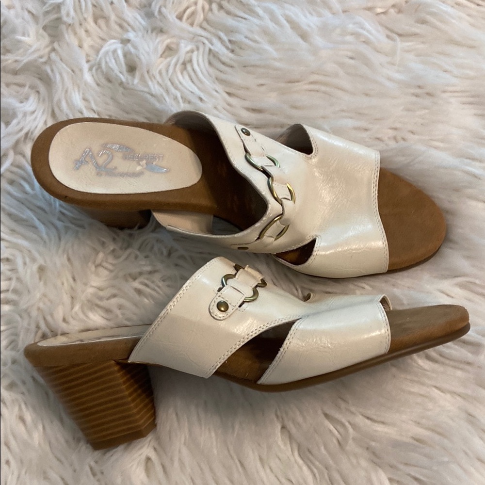 Aerosols Sandals size 11 Elegant White Heeled Sandals BNWOT